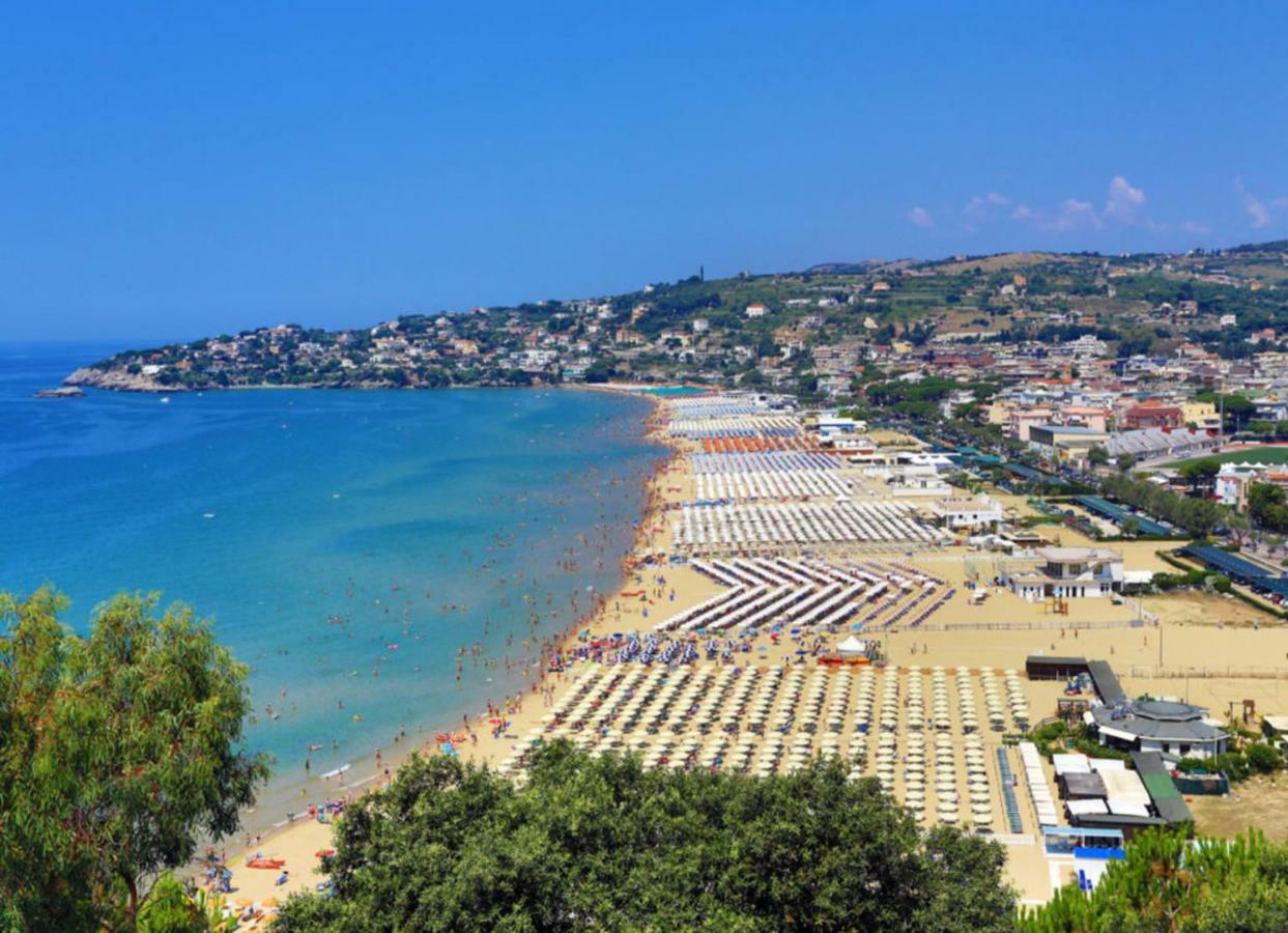 Nari Bed&Breakfast Gaeta Kültér fotó